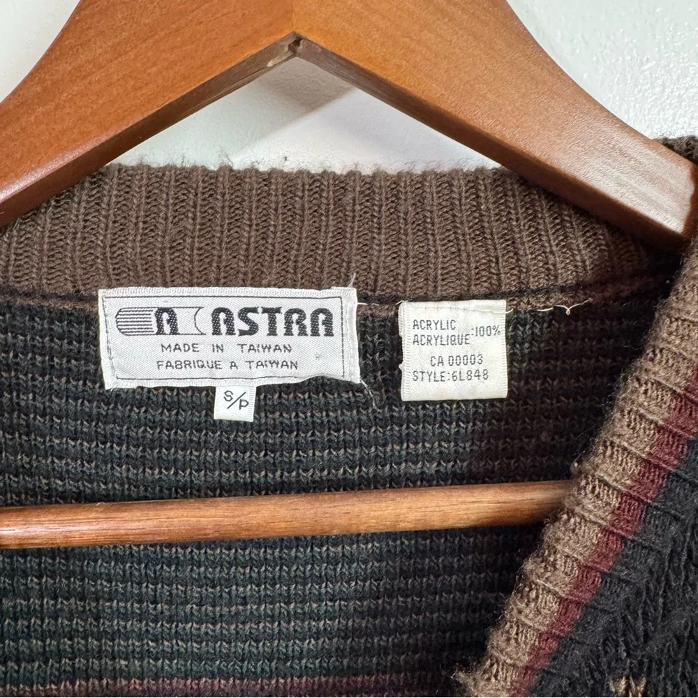 Vintage Astra Fox Hunt Dogs & Horse Equestrian Themed Knit Sweater Size Small - Picture 3 of 8